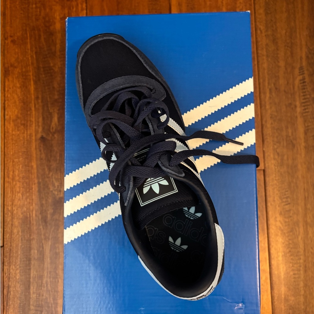 NIB Adidas Galaxy OG Trainers - Men’s size 5 / Women’s size 7 - Picture 3 of 7